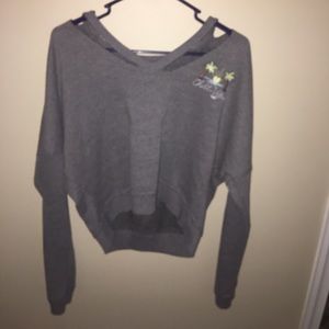 SOFT GRAY HOLLISTER SWEATER